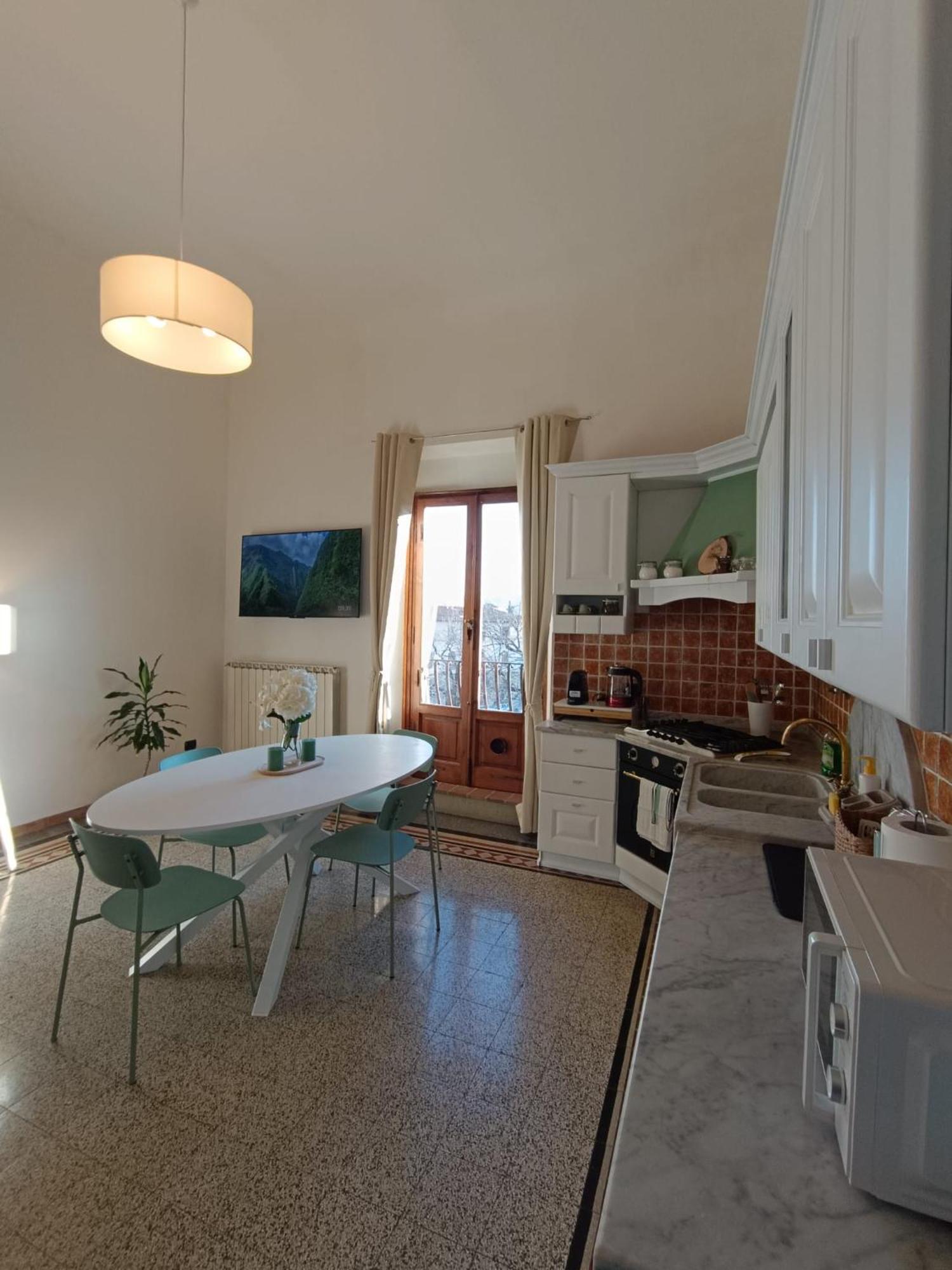 Florence Castle Apartment 2 Bedrooms, 2 Bathrooms المظهر الخارجي الصورة